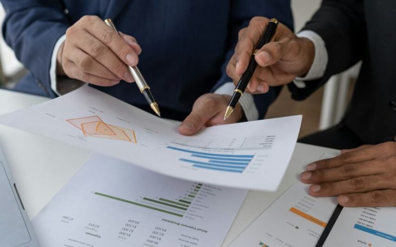 business-people-meeting-in-the-office-calculate-company-tax-and-investment-income-strategic-planning-e1715621130902 business-people-meeting-in-the-office-calculate-company-tax-and-investment-income-strategic-planning-e1715621130902